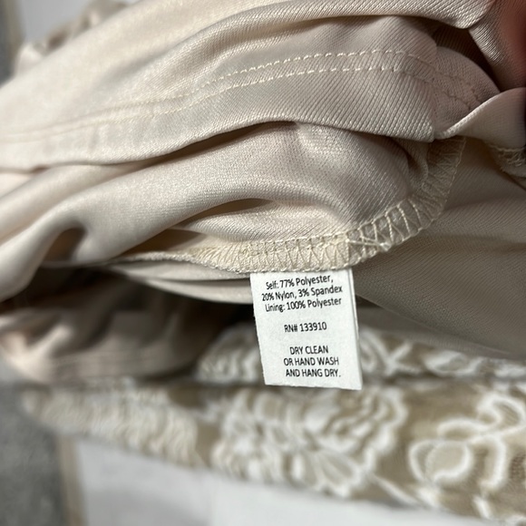 NWT Show Me Your Mumu White Lover's Lace Portia One Shoulder Maxi Dress Small - Picture 12 of 15